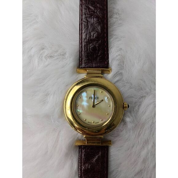 Fendi watch 320G Swiss Made Water Resistant Vintage Wristwatch Band 14mm - Picture 3 of 9